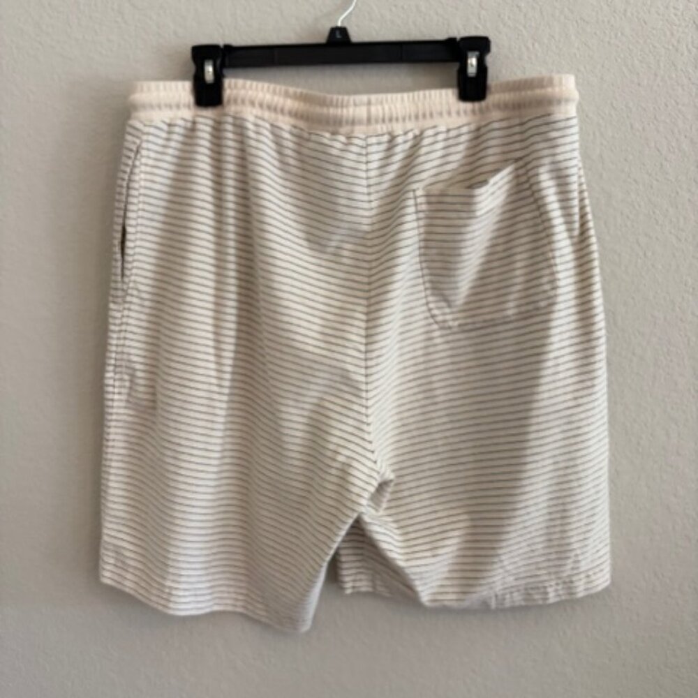 Karl Lagerfeld Mens Textured Stripe Drawstring Shorts Off white/Navy XL Preppy - Picture 2 of 7